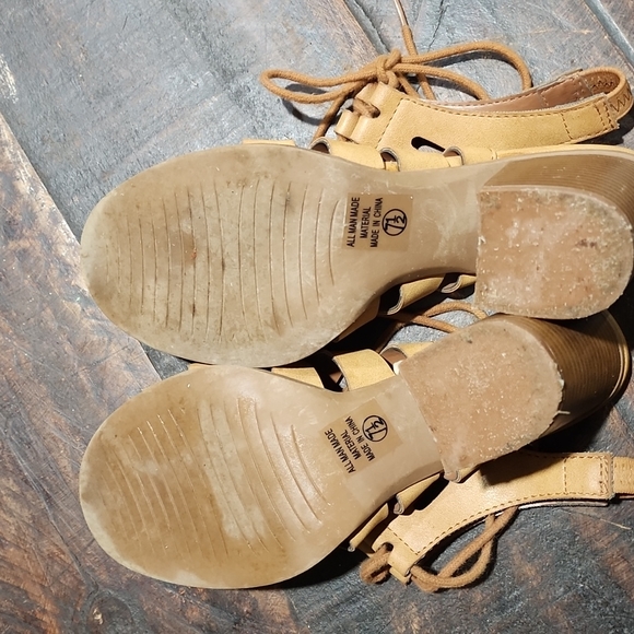 Lace up sandals - Picture 3 of 5